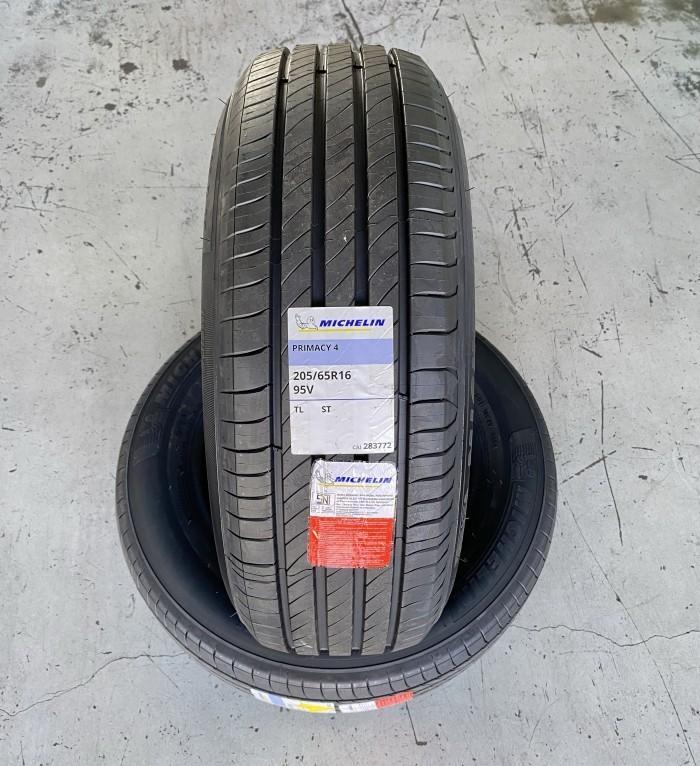 Michelin Primacy 4 205/65 R16 – Toyota Innova, Nissan Serena, Honda Cr-V, Mitsubishi Xpander Cross Harga 2,650,000 rupiah*Gratis Ongkir