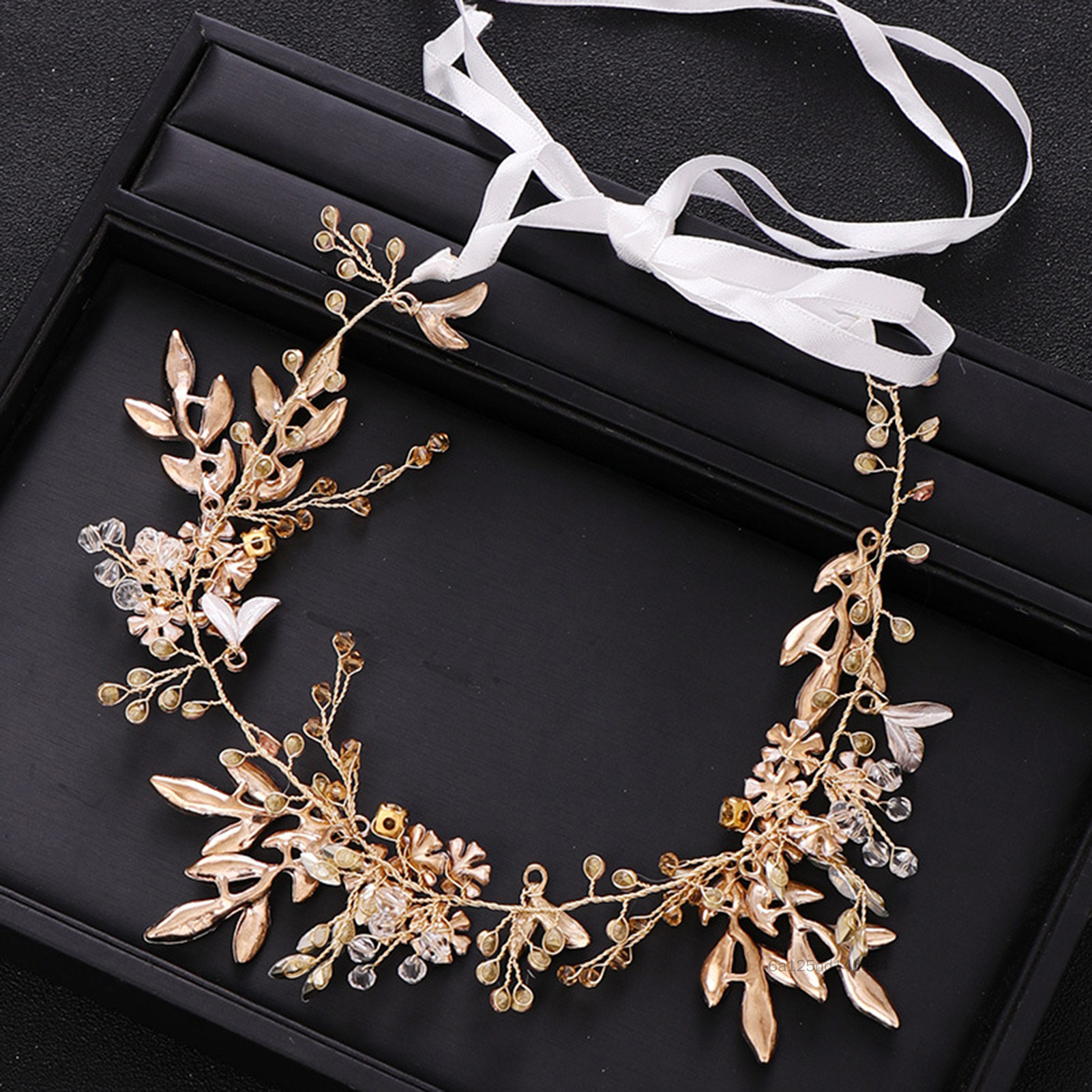ทอง Rhinestone LeafS Hairband Handmade งานแต่งงานเจ้าสาว Headpiece สำหรับ Updo ราคา 542 บาท*ส่งฟรี