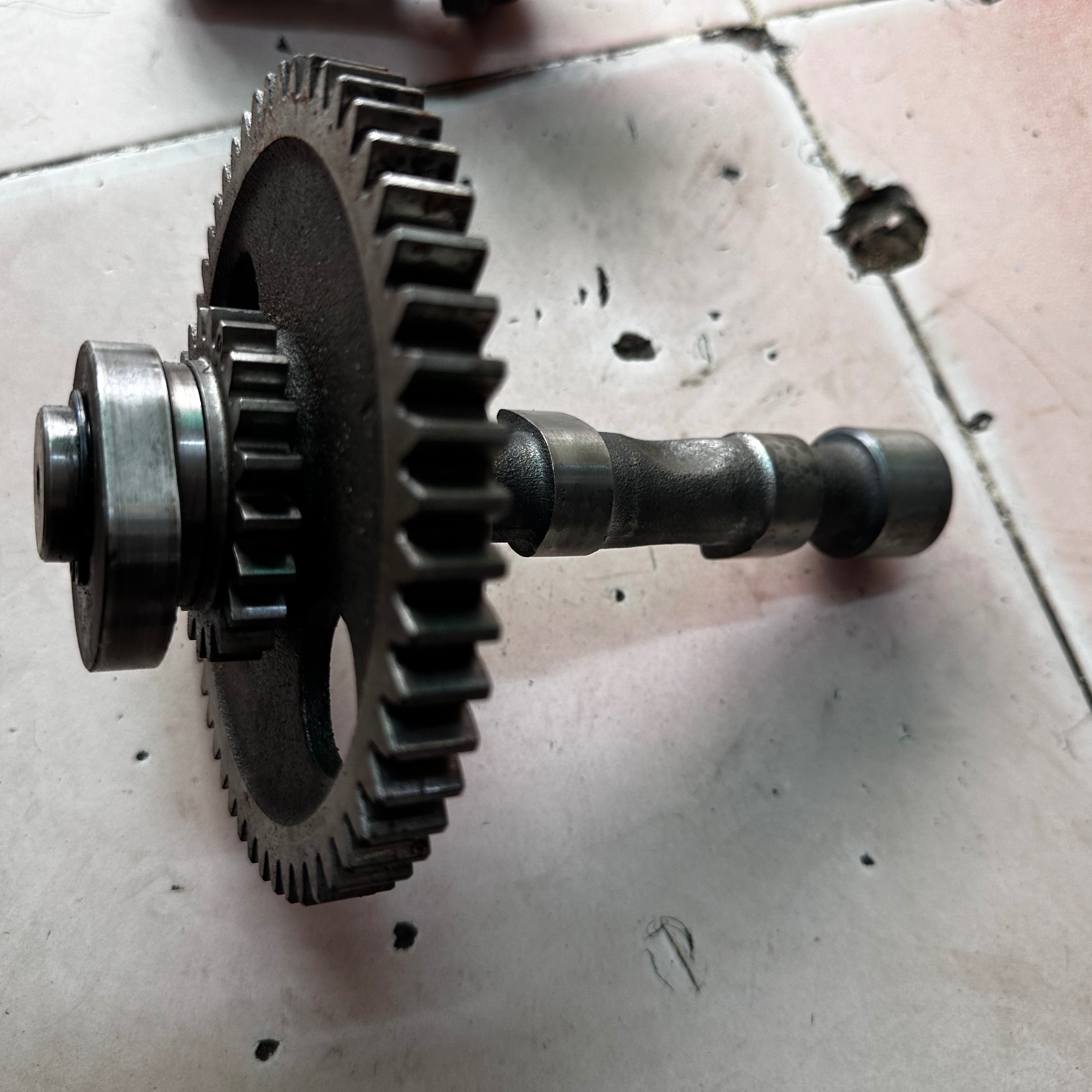 Connecting rod-cam shaft of Kubota er65 machine is discontinued