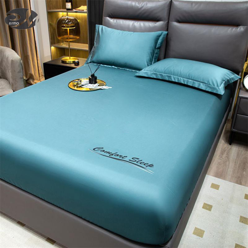 Ice Silk Fitted Sheet Summer Bed Cover Three Piece Machine Washable Protective Cover Non stick Wool Bed Sheet Air Conditioning Room ราคา 625 บาท*ส่งฟรี