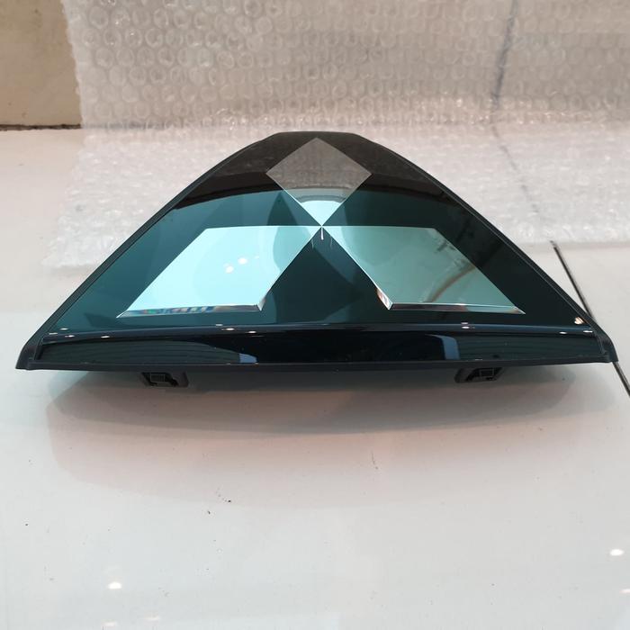 Emblem Logo Tiga Berlian Glass Asli Mitsubishi All New Pajero Sport Harga 6,094,000 rupiah*Gratis Ongkir