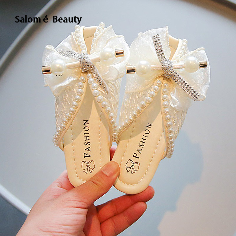 Cute flat sandals, suitable for girls ราคา 213 บาท*ส่งฟรี