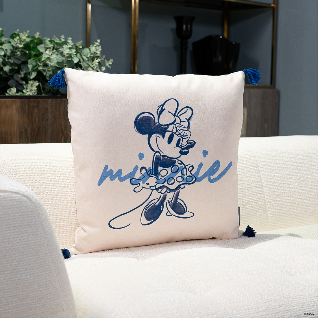 Koncept Furniture หมอนอิง DISNEY รุ่น MICKEY/B/05 สีครีม (55x21.5x55 ซม.) ราคา 950 บาท*ส่งฟรี