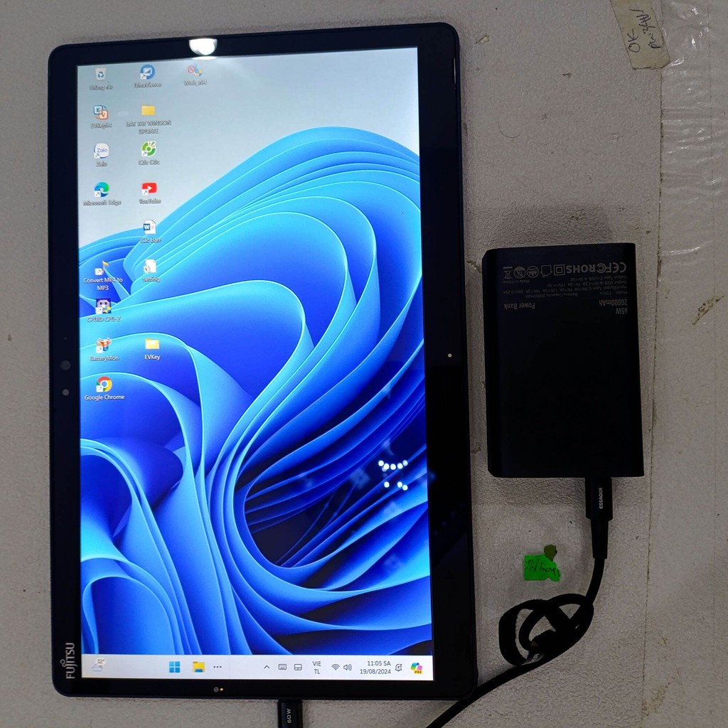 sale máy tính bảng 2in1 Fujitsu arrows tap Q738.i5 7300u.ram 4.ssd 128g.pin yếu - 3