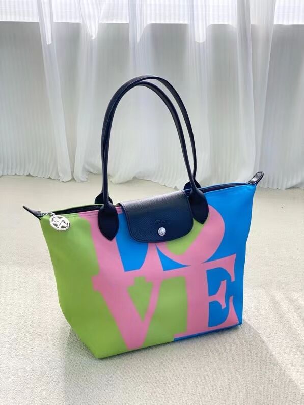 100% Authentic longchamp Le Pliage x Robert Indiana Shopping bag Canvas Women's shoulder bag handbag M size L2605BBI018 Pink color made in france ราคา 1,250 บาท*ส่งฟรี
