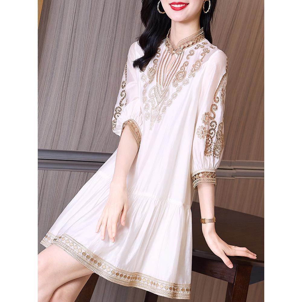 2024 Mùa Xuân/Mùa Hè trà mới phá vỡ pháp Retro kích thước lớn Hollow Chiffon thêu Váy Cô Tiên
