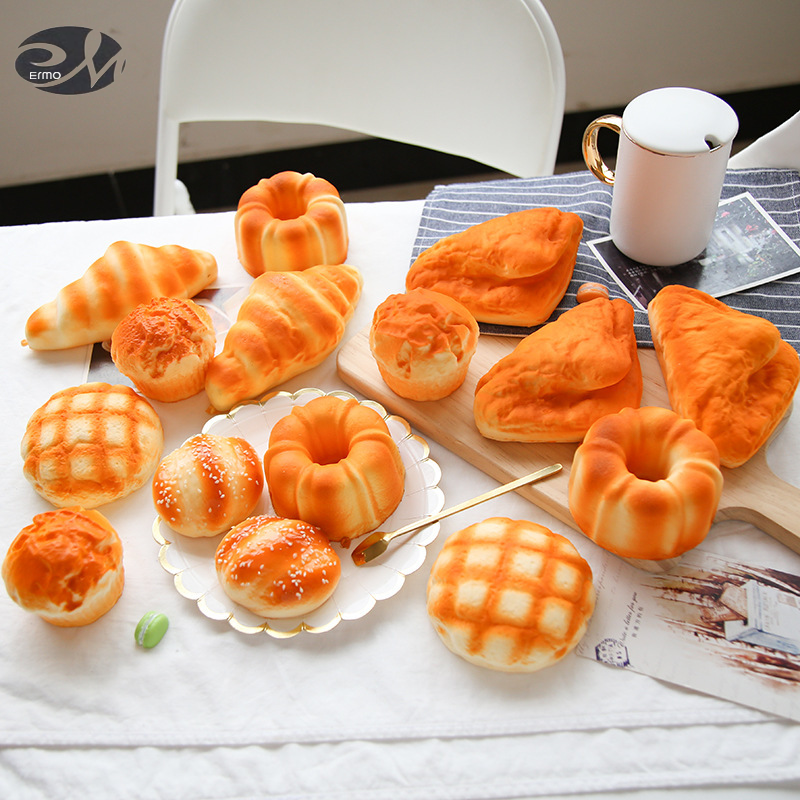 ERMO Realistic Bread Squishy Toy Stress Relief捏捏乐 for Kids and Adults - Soft PU Foam Squeezable Food Play ราคา 52 บาท*ส่งฟรี