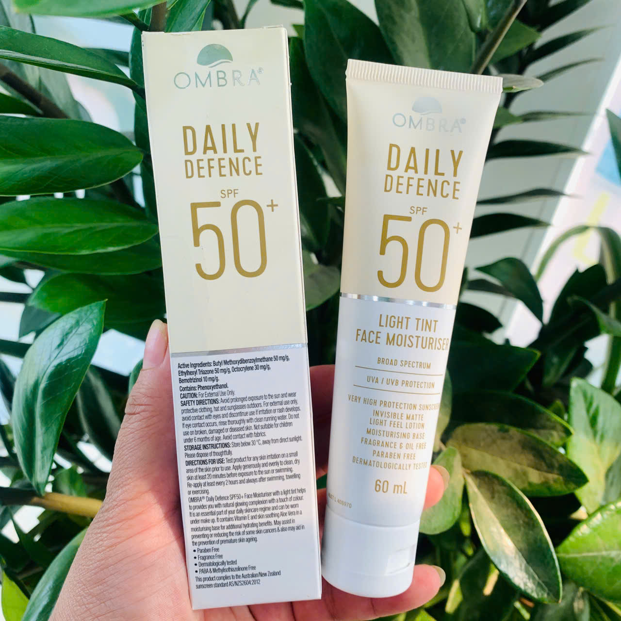 Kem Chống Nắng Ombra Daily Defence SPF50+ Light Tint Face Moisturiser hàng Úc