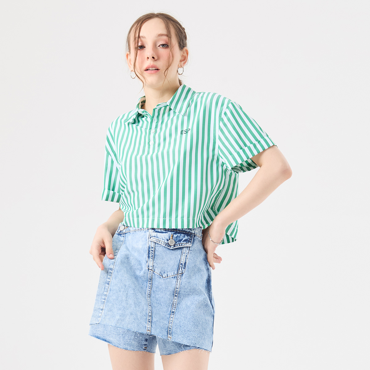 ESP เสื้อเชิ้ตครอปลายทาง | Striped Crop Shirt| 06309 ราคา 795 บาท*ส่งฟรี