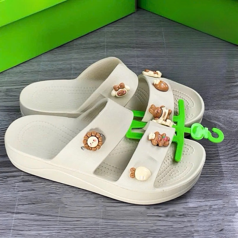Dép Cross Nữ 2 Quai Đế Cao 4cm Chống Trơn Trượt Tặng Kèm 8 Chram 3D Ngẫu Nhiên, Dép Lê Nữ Cross Chất Liệu Eva Cao Cấp