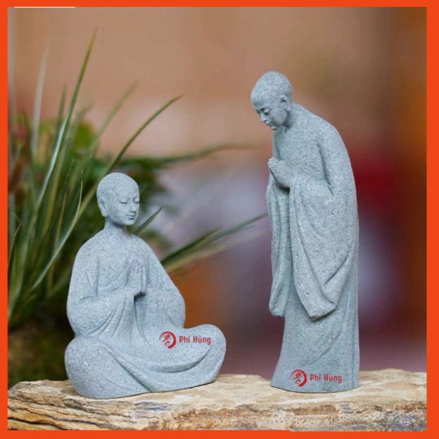 Tượng chú tiểu bái phật - đá sa thạch