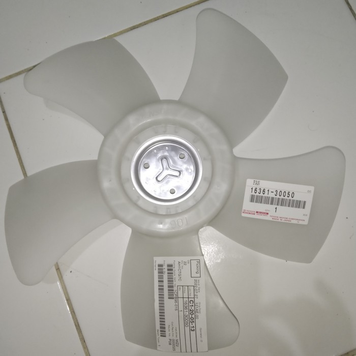 Kipas radiator Hiace commuter Baling 5 ORI 16361-30050 Harga 730,000 rupiah*Gratis Ongkir