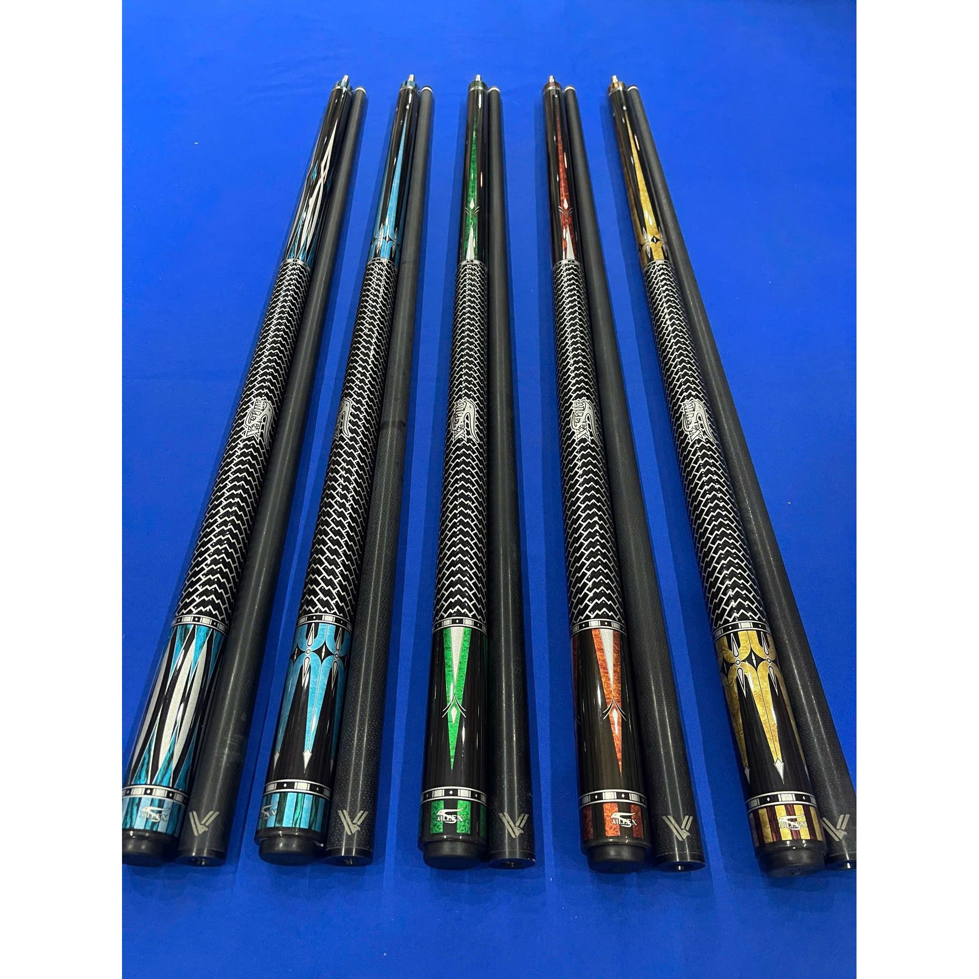 Combo cơ bida Aileex full carbon Composite. Cơ bida carbon giá rẻ HSSV. Cơ bida ruby màu sắc carbon Composite