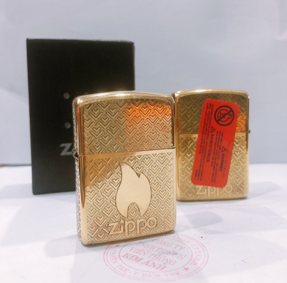 Bật lửa Zippo Armor vỏ dầy, khắc chìm chủ đề Zippo Và Ngọn Lửa Nhỏ, Hàng loại 1 vỏ bằng đồng có tem đỏ