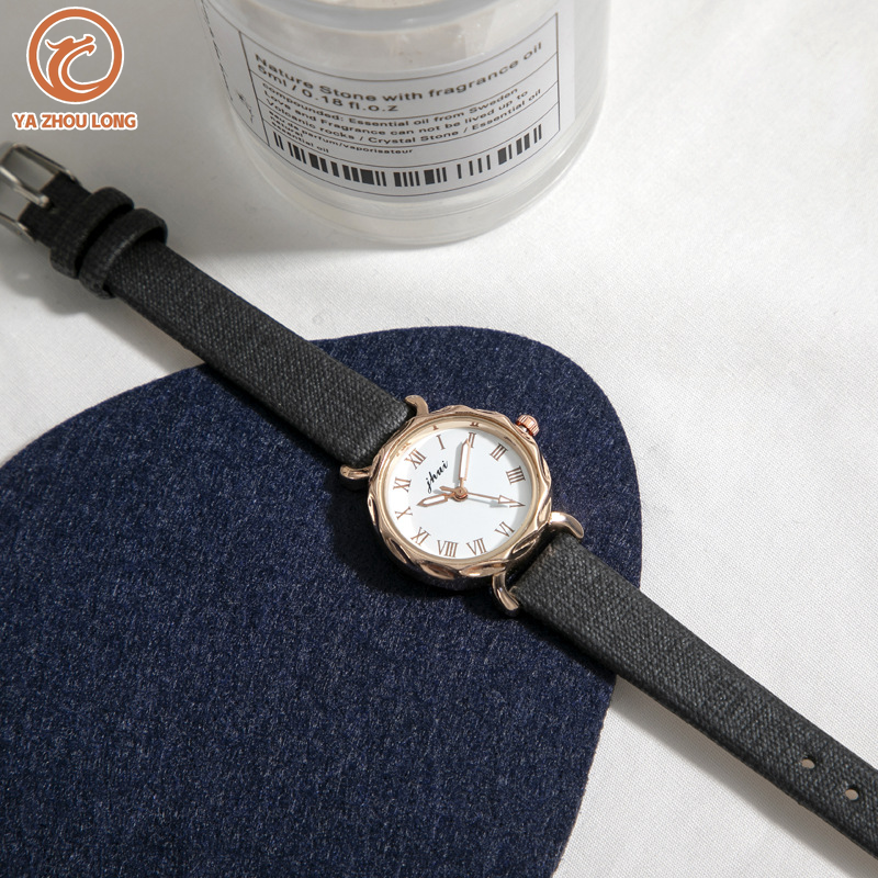 YA ZHOU LONG Elegant Women's Quartz Watch with Roman Numerals and Fashionable Design ราคา 61 บาท*ส่งฟรี