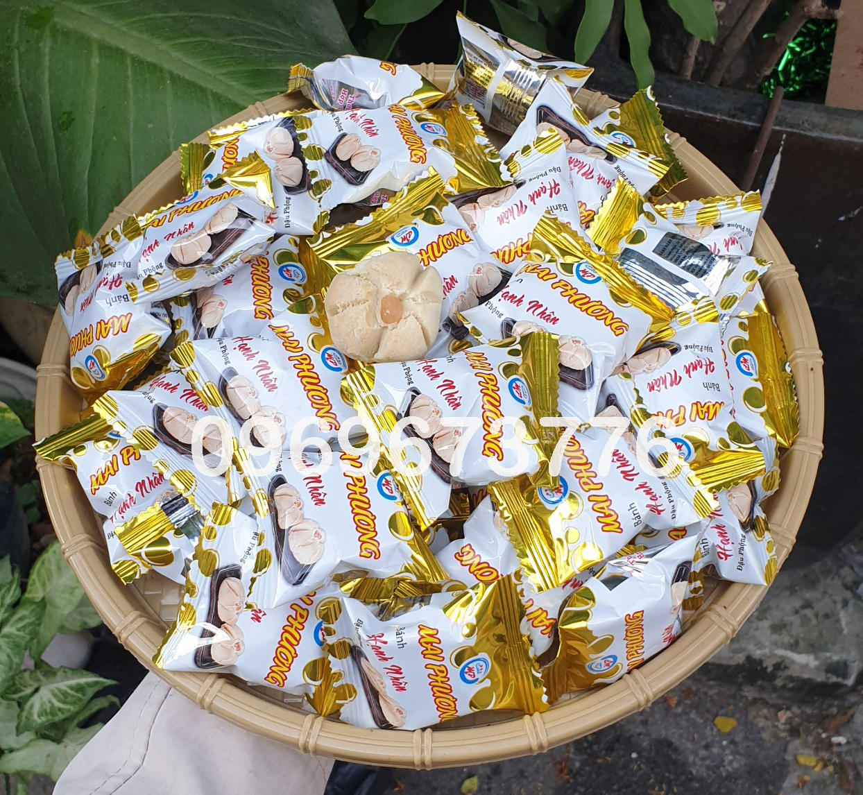 Bánh hạnh nhân đậu phộng Mai Phương thơm ngon 250g 500g 1kg - đồ ăn vặt