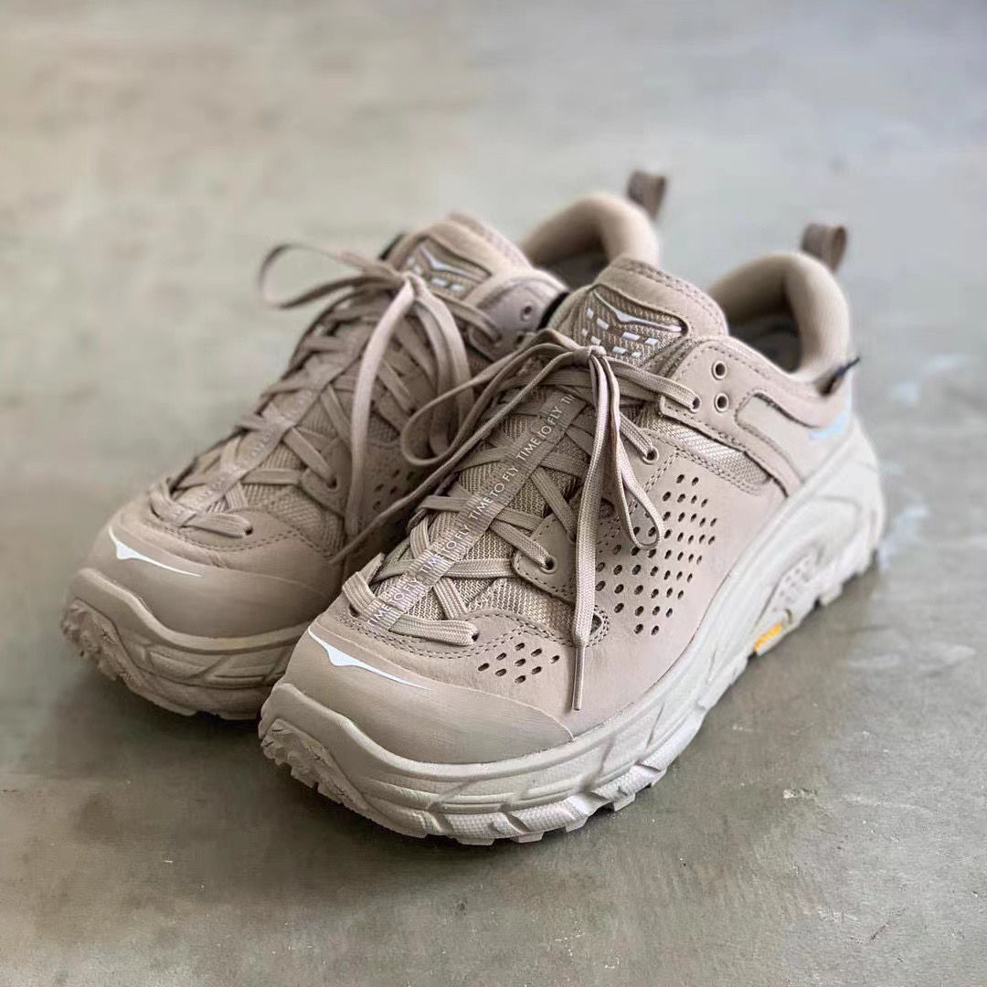 Hoka One One TOR ULTRA LOW WP generation with low-top outdoor waterproof hiking shoes ราคา 8,561 บาท*ส่งฟรี