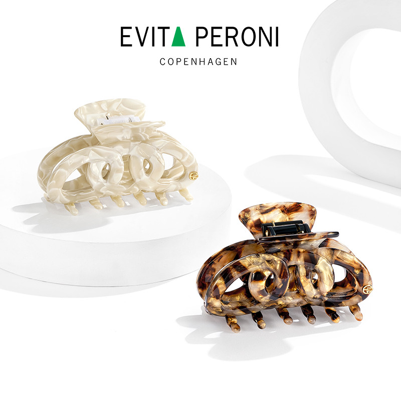 [Ready-Stock] Evita Peroni | Hazel Large Hair Claw | Hazel, the Big-Clawed One ราคา 3,854 บาท*ส่งฟรี