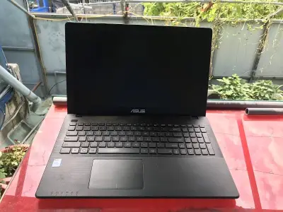 LAPTOP CŨ CHƠI GAME NHẸ ASUS X550LD CPU CORE I5-4210U/ RAM 8GB/ Ổ CỨNG SSD 240GB/ VGA NVIDIA GEFORCE 820M/ LCD 15.6'INCH