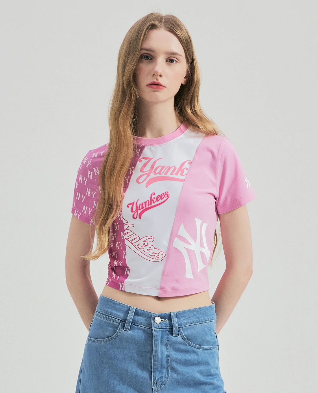 MLB - Áo croptop nữ cổ tròn tay ngắn Monogram Block Slim 3FTSM1743-50PKP