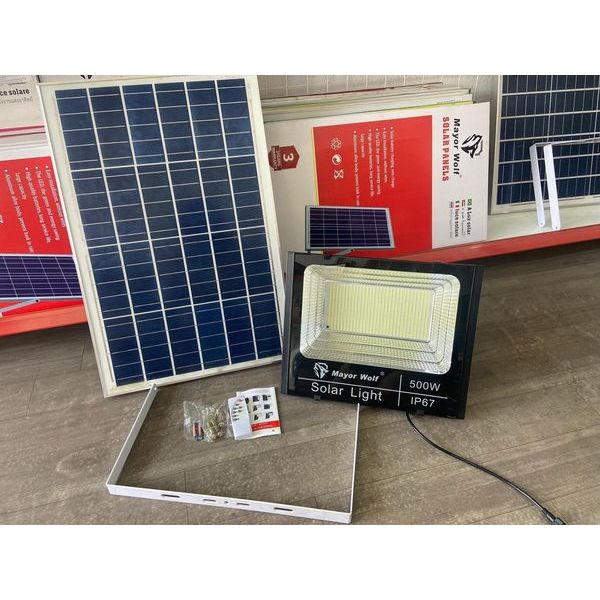 Đèn năng lượng mặt trời Mayor Wolf công suất 100w 200w 300w 500w IP67 pin bên trong hàng chính hãng đèn pha LED ngoài trời