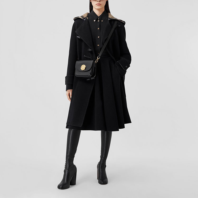 เสื้อเชิ้ต เสื้อเบลาส์สตรี burberry Shirts Women's Black Lapel Moderate อื่นๆ 80554461 ราคา 34,018 บาท*ส่งฟรี