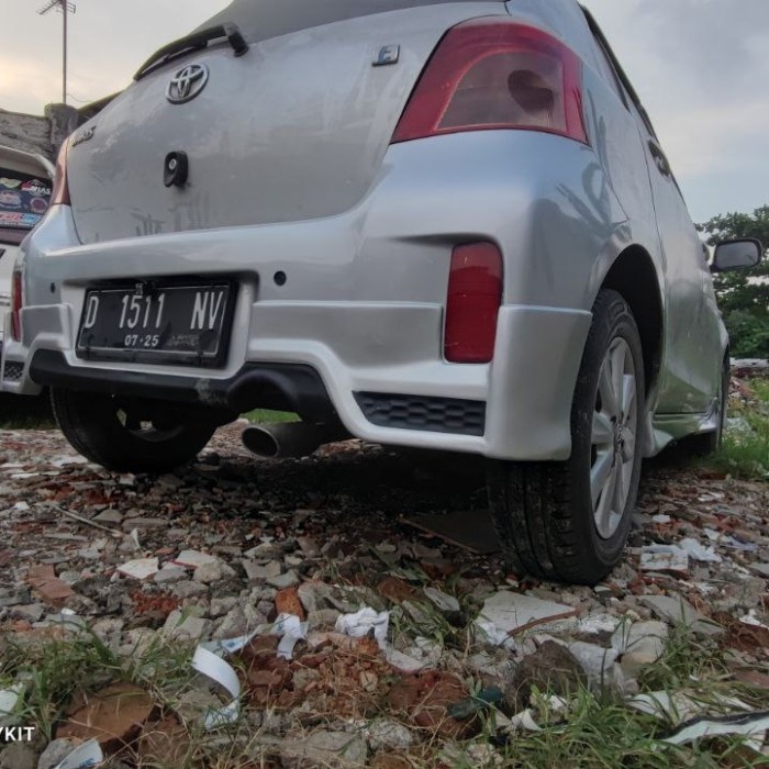 bodykit yaris 2006 2007 2008 2009 2010 2011 body kit toyota yaris Top Quality (KUAT, RINGAN, LENTUR, MUDAH DI REPAIR) Harga 1,805,000 rupiah*Gratis Ongkir