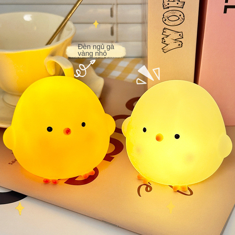 Gà Vàng Nhỏ Nhà Chiếu Sáng Đồ Trang Trí Hoạt Hình Dễ Thương Gà Vàng Nhỏ Đèn Ngủ Sáng Tạo Phòng Ngủ Đầu Giường Đèn Bầu Không Khí Đèn