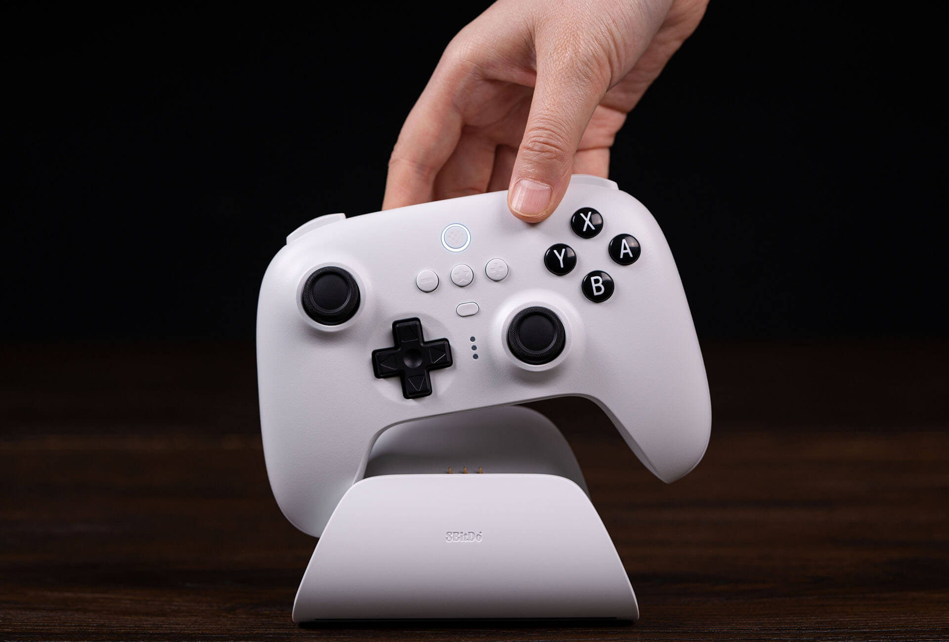 Tay cầm chơi game 8BitDo Ultimate Bluetooth Wireless Controller kèm Dock Sạc 1