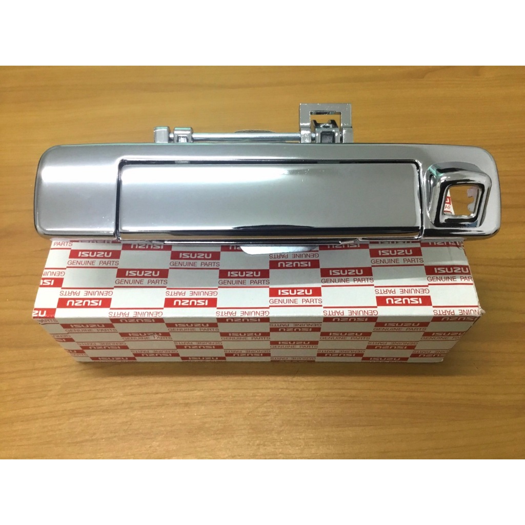 มือเปิดฝาท้าย(เปิดกลาง) สำหรับอีซูซุ (Isuzu) รุ่น ดีแม็ก ออลนิว (Dmax All new) ปี 2012-2015 [มีรูกล้อง/ไม่มีรูกล้อง] ราคา 148 บาท*ส่งฟรี