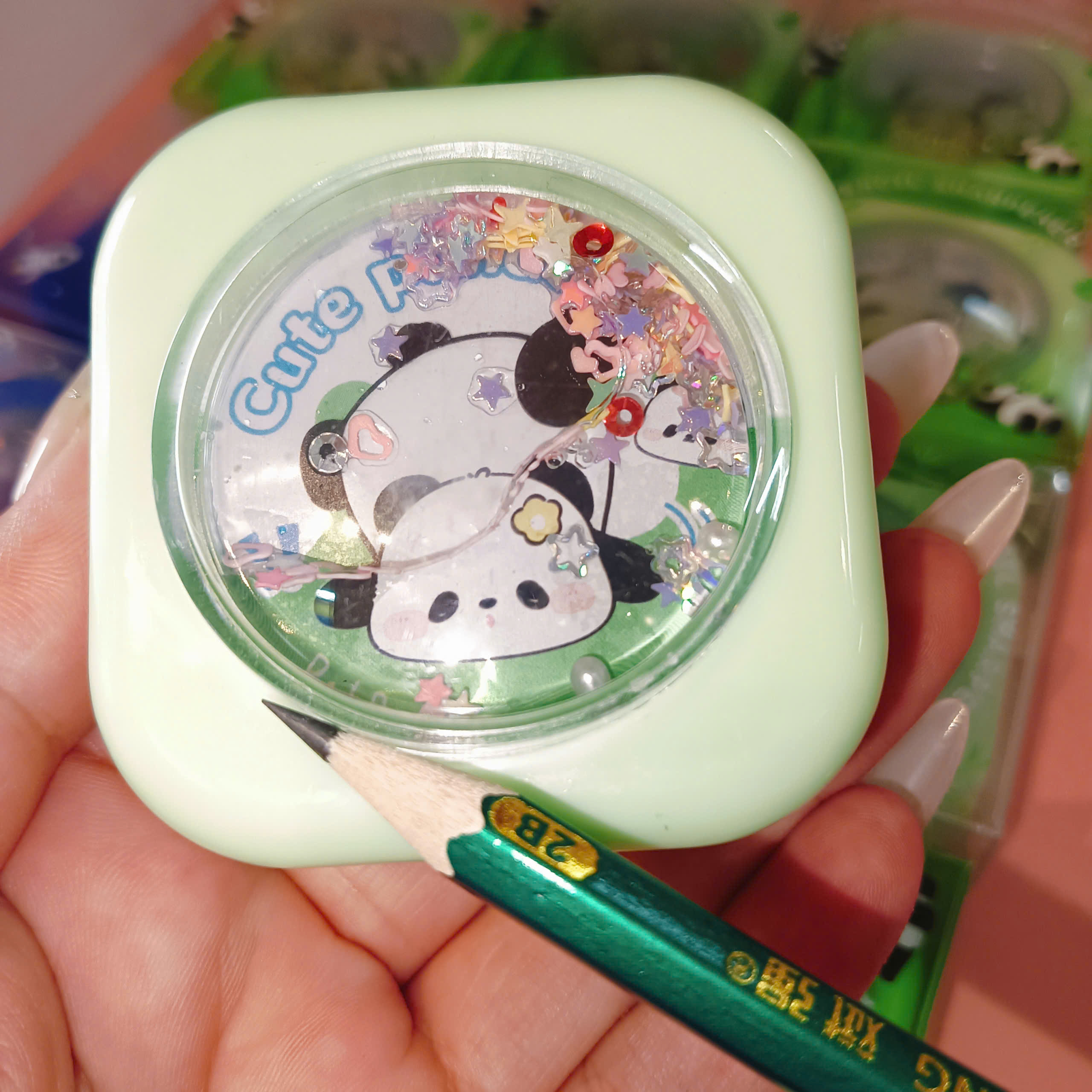 GỌT BÚT CHÌ MINI HÌNH GẤU TRÚC & PHI HÀNH GIA DỄ THƯƠNG – NHỎ GỌN, SẮC BÉN, AN TOÀN CHO BÉ YÊU