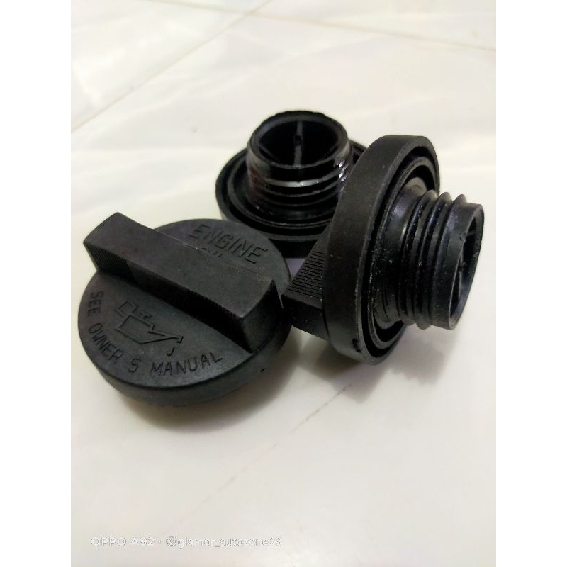 tutup oli mesin cup engine oil Suzuki Ertiga Swift Baleno APV Vitara ignis Jimny Aerio wagon r Futura injeksi Kizashi original Harga 30,000 rupiah*Gratis Ongkir