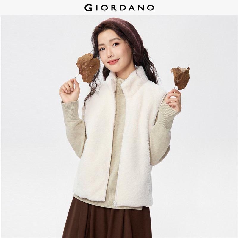GIORDANO Women Vests Coral Fleece Warm Vests Stand Collar Side Seam Pockets Zip Front Fashionable Casual Vests 13376894