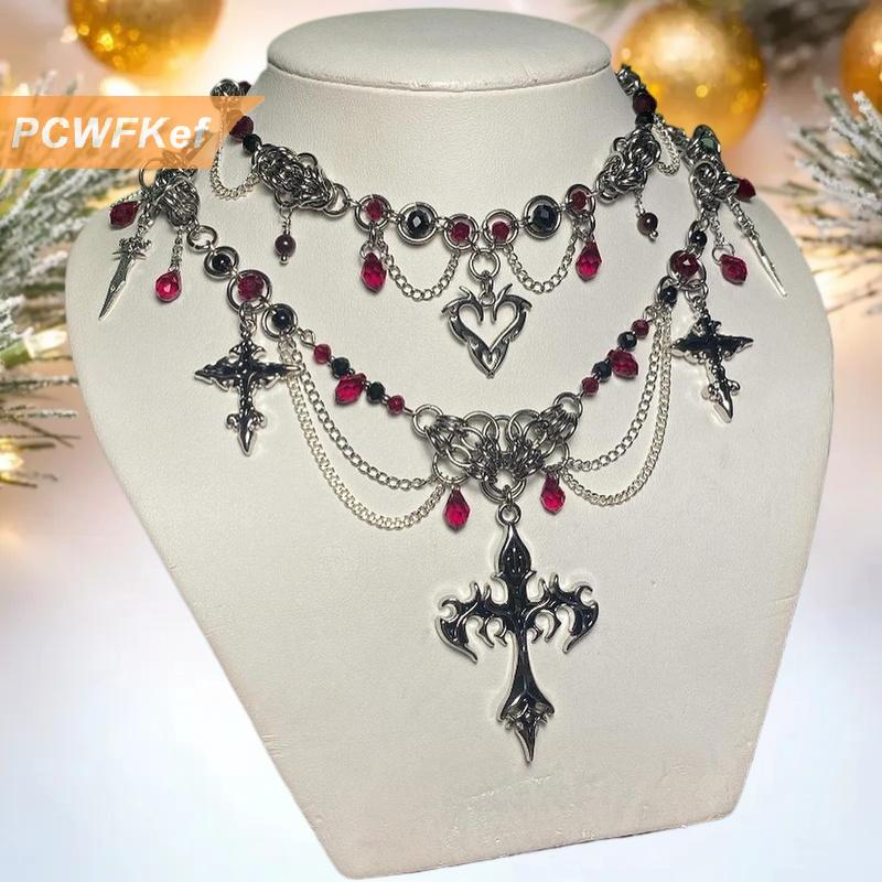 【PCWFKef】 สร้อยคอฮาโลวีนแบบกอธสำหรับผู้หญิงจี้คริสตัลสีแดงรูปหัวใจค้างคาวของขวัญเครื่องประดับงานปาร์ตี้ฮาโลวีน ราคา 174 บาท*ส่งฟรี