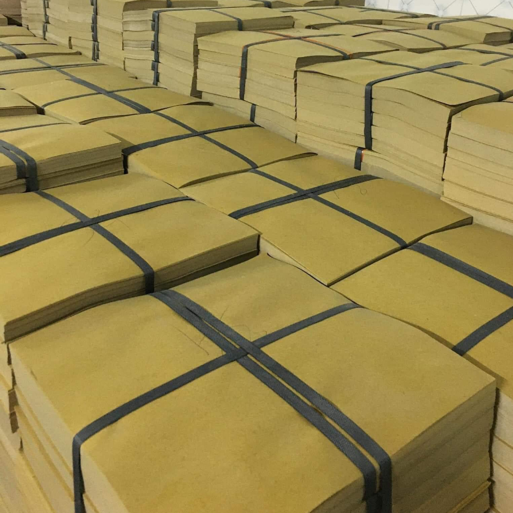 Giấy lót lồng chim chào mào chích chòe họa my. khuyên vuông tròn đủ mẫu nhiều kích cỡ dễ dàng sử dụng trọng lượng 1kg