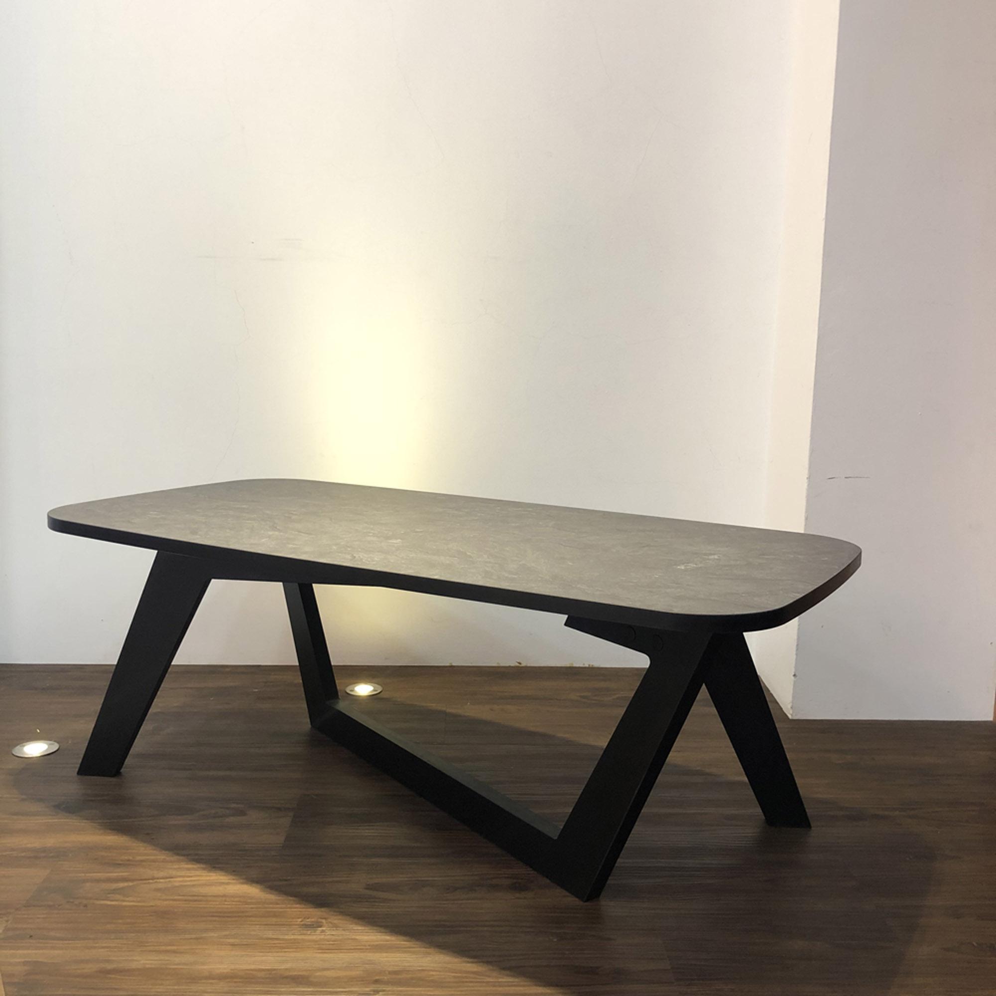 MORPH - Coffee Table Lily