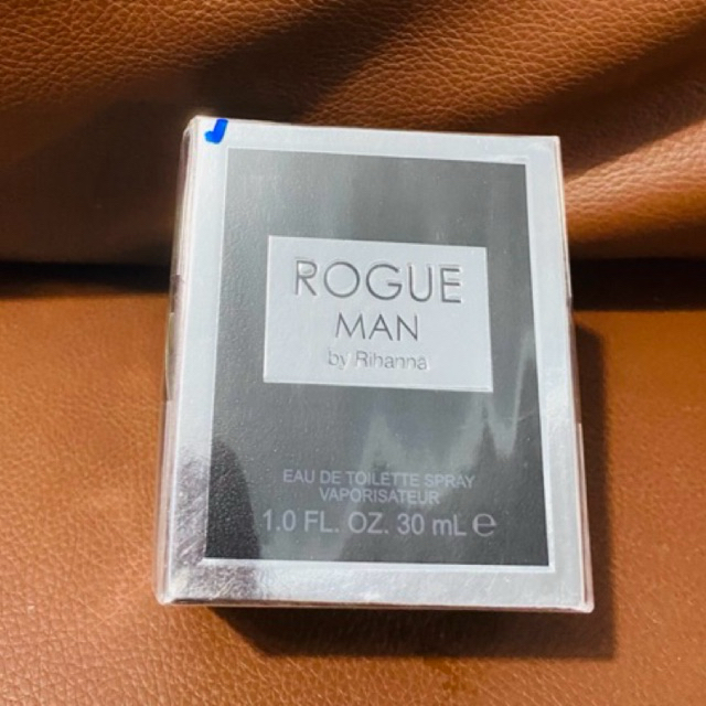 Nước hoa cho Nam Rihanna Rogue Eau De Toilette (EDT) Spray 30 ml - Hàng Úc - Hương mạnh mẽ, trầm ổn – Loại nước hoa này thuộc nhóm hương hoa cỏ phương Đông. – Hương thơm này được sáng tạo bởi Frank Voelkl, Marypierre Julien, Oliver Cresp và Caroline Saba