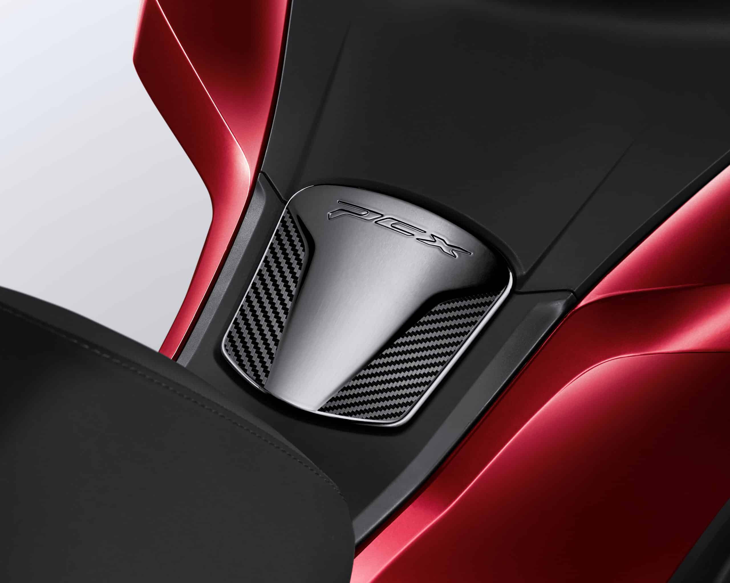 Aksesoris Garnish Fuel Tank Honda PCX 160 New 08T80K1ZV00 Harga 200,300 rupiah*Gratis Ongkir