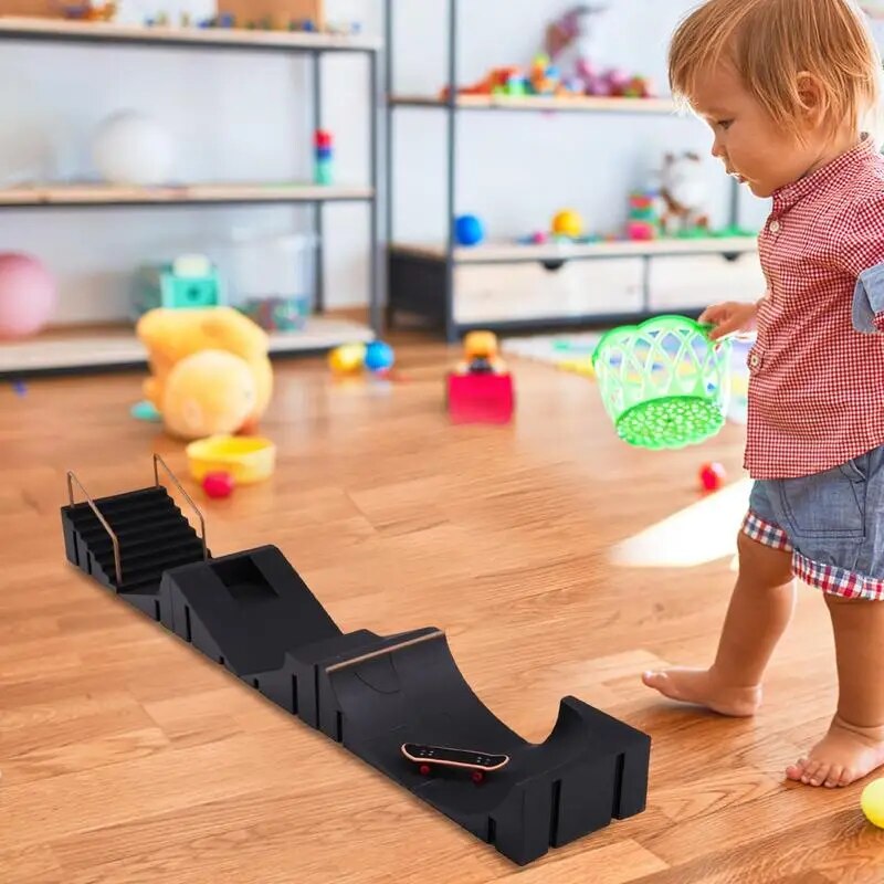 Giáng sinh quà tặng cho trẻ em 6-in-1 thân thiện với môi ngón tay ván trượt thiết lập bao gồm 6 Skateboard dốc 3 Ngón Tay ván trượt