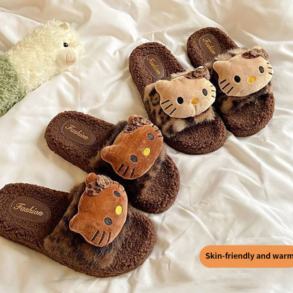 Aqrau รองเท้าแตะผ้าฝ้าย, ดีไซน์แมวกุ๊กตาเด็กผู้หญิง, น่ารักและทันสมัย, เหมาะสำหรับนักเรียน, บ้านและความอบอุ่น, พื้นแบนนุ่ม, รองเท้าแตะผ้ากำมะหยี่, เหมาะสำหรับฤดูใบไม้ร่วงและฤดูหนาว ราคา 46 บาท*ส่งฟรี