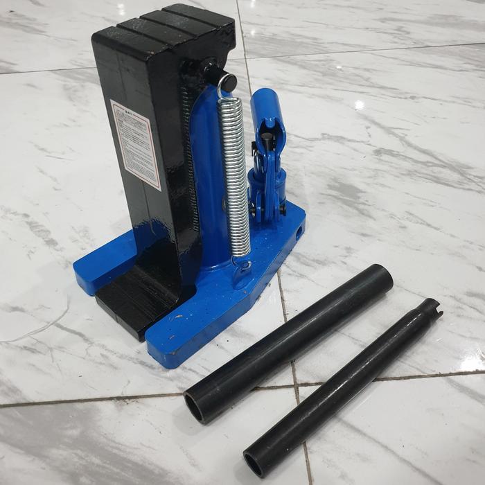 DONGKRAK SEPATU 5 TON / HYDRAULIC TOE JACK 5T HYDRAULIC TRACK JACK 5T - BY LARISAN Harga 1,700,000 rupiah*Gratis Ongkir