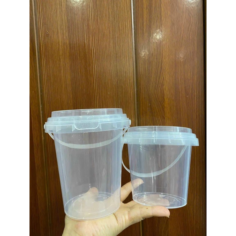 Xô nhựa đựng trà sữa, khô gà, bánh kẹo kèm nắp và quai xách Size 700ml (có nấp
