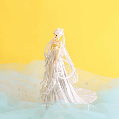 DE626 PVC Gifts For Friends Super Sailor Moon Tsukino Usagi Cake Decoration Collection Model Dress Queen Miniatures Doll Toy Sailor Moon Action Figure Figure Model Toys