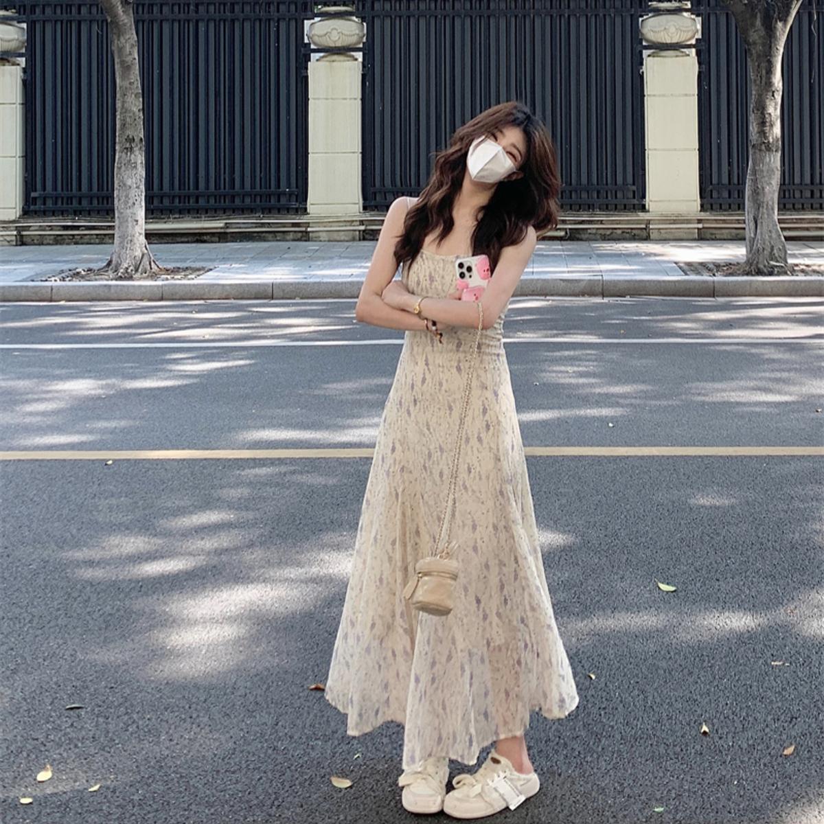 เดรสสายเอี๊ยมลายดอกไม้ กระโปรงยาวไอริส TM079362LYQ ราคา 499 บาท*ส่งฟรี