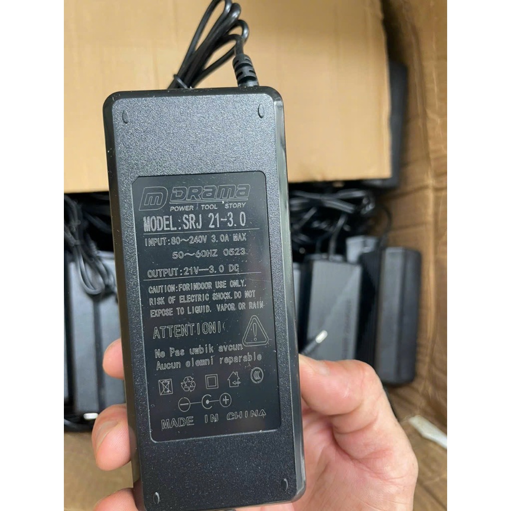 Đế sạc pin 21V Drama chân pin phổ thông dòng sạc nhanh 3A có đèn báo đầy