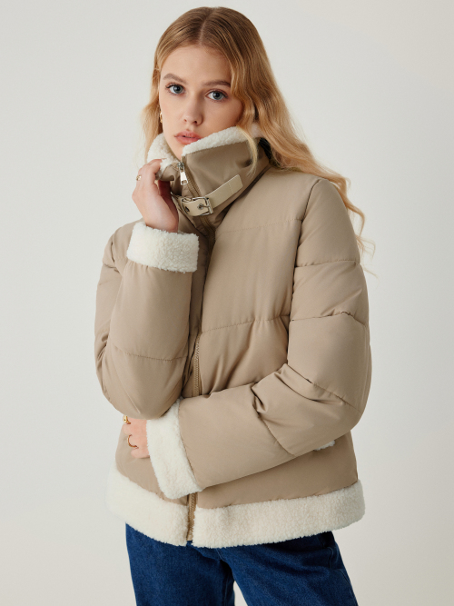 Cider Fleece Buckle Collar Patchy Zipper Puffer Jacket ราคา 2,004 บาท*ส่งฟรี