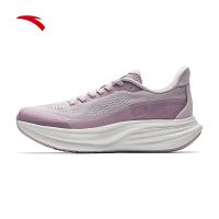 ANTA TRAVEL 3 PG7 รองเท้าวิ่งหญิ่งแบบนุ่มซัพพอร์ต หน้าเท้ากว้าง 2E  1226B5546 Official Store