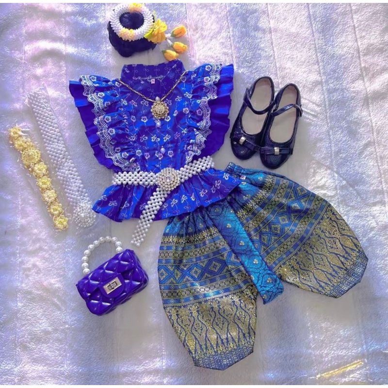 ชุดไทยเด็กไปโรงเรียน งานบวชงานเเต่ง สงกรานต์ ปีใหม่ งานภาษาไทย ราคา  459 บาท*ส่งฟรี