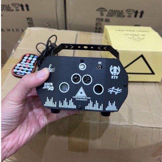 Đèn Led Laze 3D Sân Khấu 5 Mắt. Đèn Laser 3D Xoay Chiều.