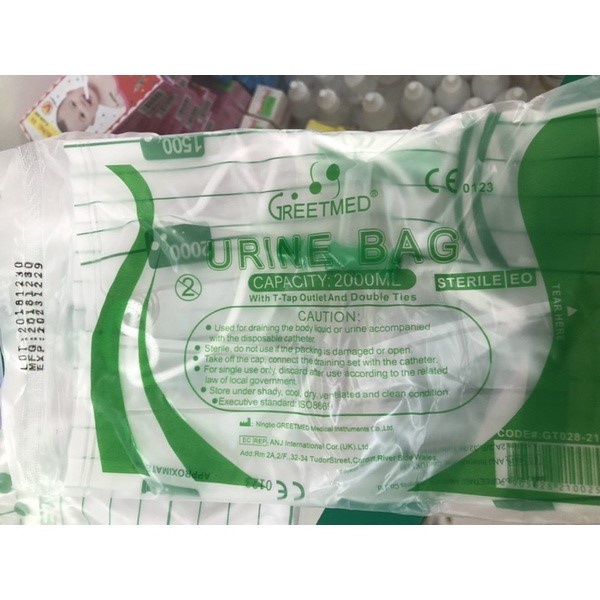 Túi đựng nước tiểu van xả ngang chữ T hoặc van thẳng có dây treo 2000ml URINE BAG Greetmed